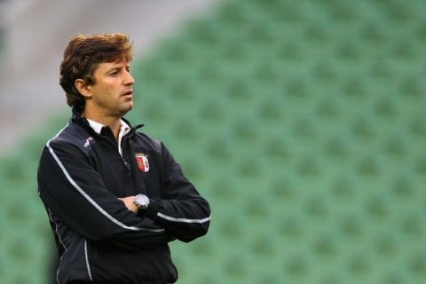 DUBLIN, IRELAND - MAY 17:  SC Braga Head Coach, Domingos Paciencia looks on during a SC Braga training session ahead of their UEFA Europa League Final against FC Porto at The Dublin Arena on May 17, 2011 in Dublin, Ireland.  (Photo by Alex Livesey/Getty Images)