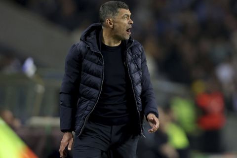 Porto's head coach Sergio Conceicao reacts during a Champions League group H soccer match between Porto and Antwerp at Estadio do Dragao in Porto, Portugal, Tuesday, Nov. 7, 2023. (AP Photo/Miguel Pereira)