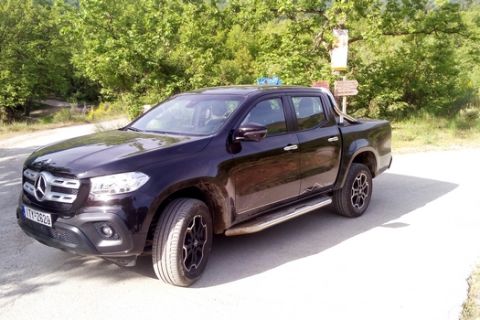 Η Mercedes X-Class TheRock κάνει τη διαφορά