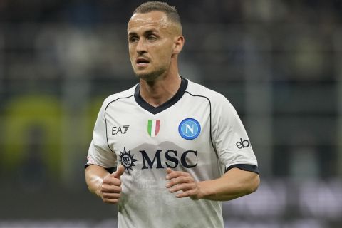 Napoli's Stanislav Lobotka runs during the Serie A soccer match between Inter Milan and Napoli at the San Siro Stadium, in Milan, Italy, Sunday, March 17, 2024. (AP Photo/Antonio Calanni)