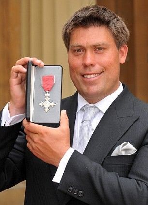 
 Mr. Andrew Simpson, Sailor. For services to Sport.  The Most Excellent Order of the British Empire.
 Investitures at Buckingham Palace, London, Britain - 24 Jun 2009
 
