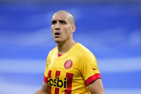 Girona's Oriol Romeu looks on during a Spanish La Liga soccer match between Real Madrid and Girona at the Santiago Bernabeu stadium in Madrid, Spain, Sunday, Oct. 30, 2022. (AP Photo/Jose Breton)