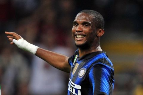 Inter Milan's Cameroonian forward Samuel Eto' reacts during the serie A football match AC Milan vs Inter on April 2, 2011, in San Siro stadium in Milan.     AFP PHOTO/ GIUSEPPE CACACE (Photo credit should read GIUSEPPE CACACE/AFP/Getty Images)