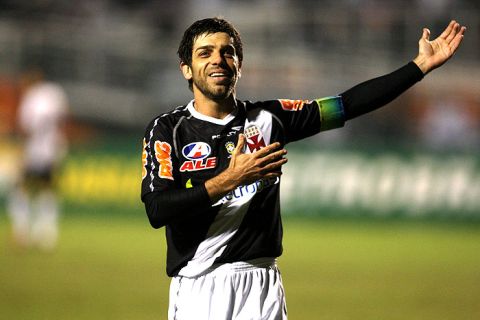 Agência Lancepress - Brasil - São Paulo - 07.07.2011 - Foto de Eduardo Viana/Lancepress - Campeonato Brasileiro - Estádio do Pacaembu - Jogo Corinthians x Vasco - Juninho Pernambucano comemora gol