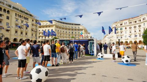 Ενθουσιασμός και συγκίνηση στο Trophy Tour Powered by OPAP  που "ταξίδεψε" σε όλη την Ελλάδα – Ποδοσφαιρικές γιορτές με το τρόπαιο και τους Legends 2004