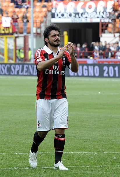 MILAN, ITALY - MAY 13:  Gennaro Gattuso of AC Milan salutes the fans after his last game for AC Milan after the Serie A match between AC Milan and Novara Calcio at Stadio Giuseppe Meazza on May 13, 2012 in Milan, Italy.  (Photo by Claudio Villa/Getty Images)