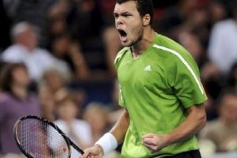 Jo-Wilfried Tsonga of France reacts during the final match of the Paris Tennis Masters tournament against David Nalbandian of Argentina, Sunday, Nov. 2, 2008. Tsonga defeated Nalbandian 6-3, 4-6, 6-4. (AP Photo/Philippe Perusseau, Pool)