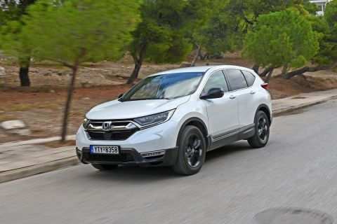 Δοκιμή Honda CR-V 2.0 e:HEV 4WD: Υβριδικό SUV με επιδόσεις 185 ίππων και κατανάλωση σουπερμίνι