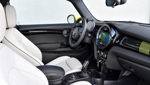Πώς είναι να οδηγείς το ηλεκτρικό MINI Cooper SE