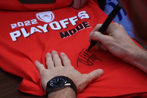 Τα T-Shirt του Ολυμπιακού για τα playoffs