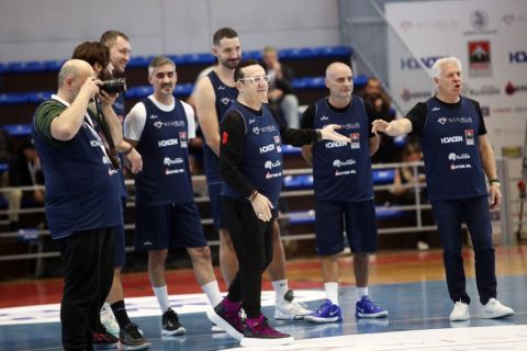 Διεξήχθη το 5ο Celebrity Basketball Game, παρουσία λαμπερών αστέρων, με στόχο την ευαισθητοποίηση για την αντιμετώπιση της έμφυλης βίας