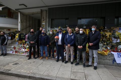 Δολοφονία Άλκη: Αντιπροσωπεία του ΕΣΑΚΕ και μέλη των ομάδων τίμησαν τη μνήμη του 19χρονου