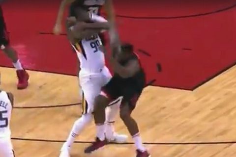 Crowder και Harden έκαναν flopping στην ίδια φάση