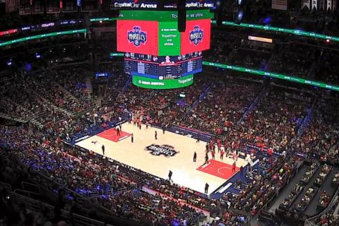 Το κοινό στην Capital One Arena από τον αγώνα Ουάσινγκτον Μίστικς - Ιντιάνα Φίβερ