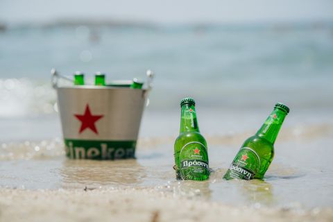 "Heineken ή Πράσινη": Ζητήσαμε απάντηση στο δίλημμα στην παραλία της Βούλας