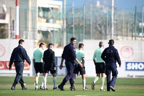 Οι διαιτητές του Ολυμπιακός Β' - Κηφισιά αναχωρούν για τα αποδυτήρια