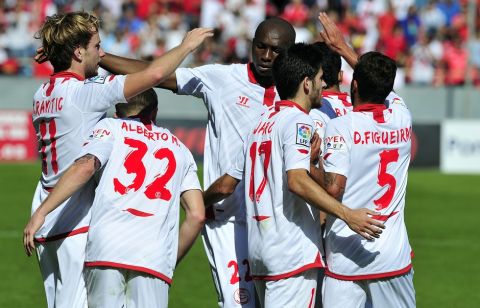 Partido de la Liga BBVA entre el Sevilla y el Osasuna. En la imagen, celebración de los jugadores del Sevilla. 

Liga BBVA match played between Sevilla and Osasuna. In this picture, Sevilla players celebration.