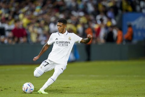 Real Madrid's Vinicius Tobias passes the ball against América during the second half of a friendly soccer match in San Francisco, Tuesday, July 26, 2022. (AP Photo/Godofredo A. Vásquez)