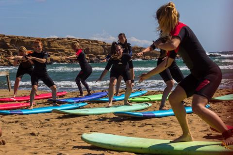 "Bikini Tribe Surf Sessions": Το πρωτοποριακό surf camp μόνο για γυναίκες