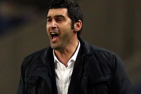 Pacos de Ferreira's Mozambique head coach Paulo Fonseca reacts during the First League soccer match against FC Porto held at Dragao stadium, in Porto, Portugal, 19 January 2013. JOSE COELHO / LUSA