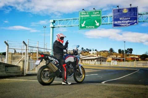 Θα κάνουν 3.200 χλμ. με Africa Twin στο νότιο ημισφαίριο