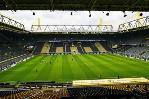 Το Signal Iduna Park της Ντόρτμουντ άδειο εξαιτίας του κορονοϊού