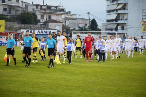 Στιγμιότυπο από το Λαμία - ΑΕΚ