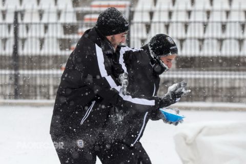 Φωτογραφίες και βίντεο από τη προπόνηση στην χιονισμένη Τούμπα 