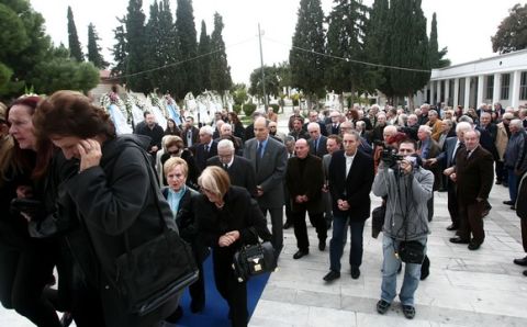 Το τελευταίο αντίο στον Λινοξυλάκη