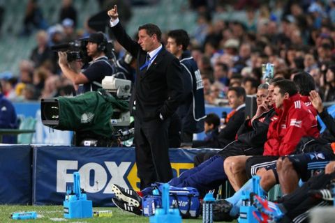 SYDNEY, AUSTRALIA - NOVEMBER 10:  Sydney FC coach Ian Crook signals to players during the round six A-League match between Sydney FC and the Melbourne Victory at Allianz Stadium on November 10, 2012 in Sydney, Australia.  (Photo by Cameron Spencer/Getty Images)