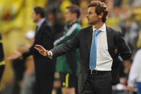 FC Porto's coach Andre Villas Boas gestures during the UEFA Europa League semi-final second leg football match between Villarreal and Porto at the Madrigal Stadium in Villarreal on May 5, 2011. AFP PHOTO/ JOSE JORDAN (Photo credit should read JOSE JORDAN/AFP/Getty Images)