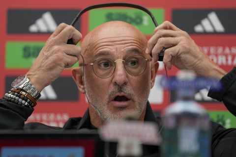 Spain head coach Luis de la Fuente reacts during a press conference prior to the Nations League soccer match between Serbia and Spain, in Belgrade, Serbia, Wednesday, Sept. 4, 2024. Serbia will play a UEFA Nations League soccer match against Spain on Thursday. (AP Photo/Darko Vojinovic)