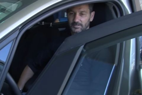 Η παράδοση των δυο BMW σε Ουζουνίδη και Λυμπερόπουλο