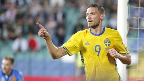 Sweden's Marcus Berg celebrates his goal against Bulgaria, during the World Cup Group A qualifying soccer match between Bulgaria and Sweden at Vassil Levski Stadium in Sofia, Bulgaria, Thursday Aug. 31, 2017. (AP Photo/STR)