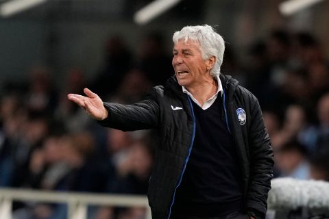 Atalanta's head coach Gian Piero Gasperini gestures during the Europa League semifinal second leg soccer match between Atalanta and Marseille at the Bergamo's stadium, in Bergamo, Italy, Thursday, May 9, 2024. (AP Photo/Antonio Calanni)