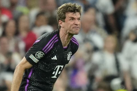 Bayern's Thomas Mueller reacts during the Champions League semifinal second leg soccer match between Real Madrid and Bayern Munich at the Santiago Bernabeu stadium in Madrid, Spain, Wednesday, May 8, 2024. (AP Photo/Jose Breton)