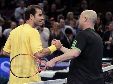 ©JOHN ANGELILLO/UPI/MAXPPP - Tennis Legends Pete Sampras and Andre Agassi shake hands at the net after their match at the BNP Paribas Showdown at Madison Square Garden in New York City on February 28, 2011. Sampras defeated Agassi 6-2, 6-4.        UPI/John Angelillo

**************************************************
FOR FRANCE ONLY
************************************************** (MaxPPP TagID: maxsportsfr694732.jpg) [Photo via MaxPPP]