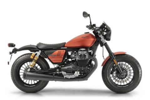 H νέα Moto Guzzi V9 Bobber Sport δείχνει τα δόντια της