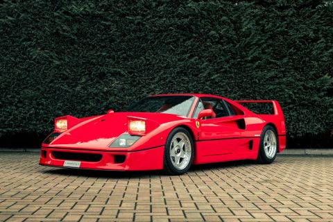 Ο Τότο Βολφ της Mercedes F1 έχει μια συλλεκτική Ferrari F40 και την πουλάει