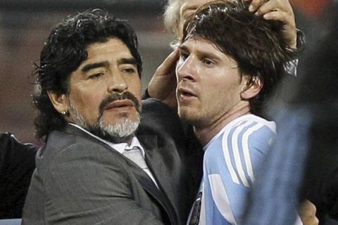  *** Local Caption *** Maradona