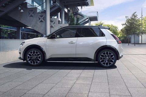 Renault 5 E-Tech electric Roland-Garros