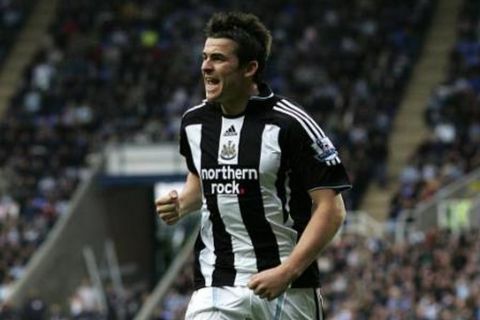 Newcastle United's Joey Barton celebrates the equalising goal