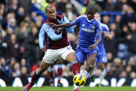 Aston Villa's English striker Gabriel Agbonlahor (L) vies with Chelsea's Brazilian midfielder Ramires (R) during their English Premier League football match against Chelsea at Stamford Bridge, London, on January 2, 2011. AFP PHOTO/GLYN KIRKFOR EDITORIAL USE ONLY Additional licence required for any commercial/promotional use or use on TV or internet (except identical online version of newspaper) of Premier League/Football League photos. Tel DataCo +44 207 2981656. Do not alter/modify photo. (Photo credit should read GLYN KIRK/AFP/Getty Images)