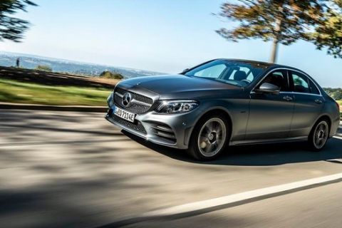 Η Mercedes-Benz επιταχύνει στον δρόμο προς την ηλεκτροκίνηση