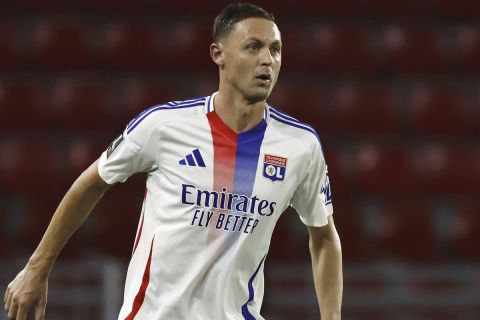 Lyon's Nemanja Matic during the French League One soccer match between Rennes and Lyon at the Roazhon Park stadium in Rennes, France, Sunday, Aug. 18, 2024. (AP Photo/Jeremias Gonzalez)