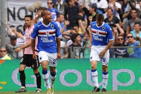 GENOA, ITALY - MAY 15:  Jonathan Biabiany of Sampdoria celebrates after scoring the equalizing goal during the Serie A match between UC Sampdoria and US Citta di Palermo at Stadio Luigi Ferraris on May 15, 2011 in Genoa, Italy.  (Photo by Tullio M. Puglia/Getty Images)