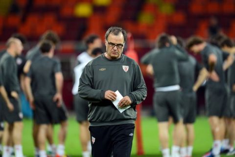 BUCHAREST, ROMANIA - MAY 08: Athletic Bilbao coach Marcelo Bielsa looks on during the Athletic Bilbao training session ahead of the UEFA Europa League Final between Atletico Madrid and Athletic Bilbao at the National Arena on May 8, 2012 in Bucharest, Romania.  (Photo by Shaun Botterill/Getty Images)