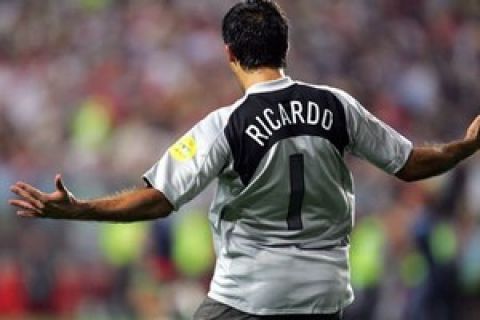 Portugal's goalkeeper Ricardo celebrates after scoring the winning penalty against England. (Photo: AFP/Javier Soriano)