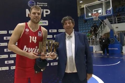 Stoiximan Super Cup: MVP και πρώτος σκόρερ ο Σάσα Βεζένκοβ