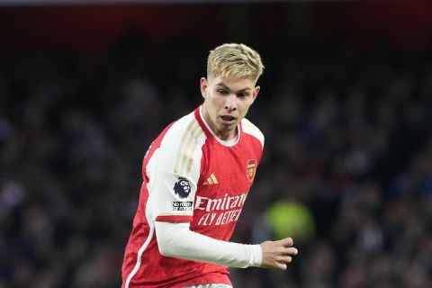 Arsenal's Emile Smith Rowe in action during the English Premier League soccer match between Arsenal and Luton Town at the Emirates Stadium, London, Wednesday, Apr. 3, 2024. (AP Photo/Frank Augstein)